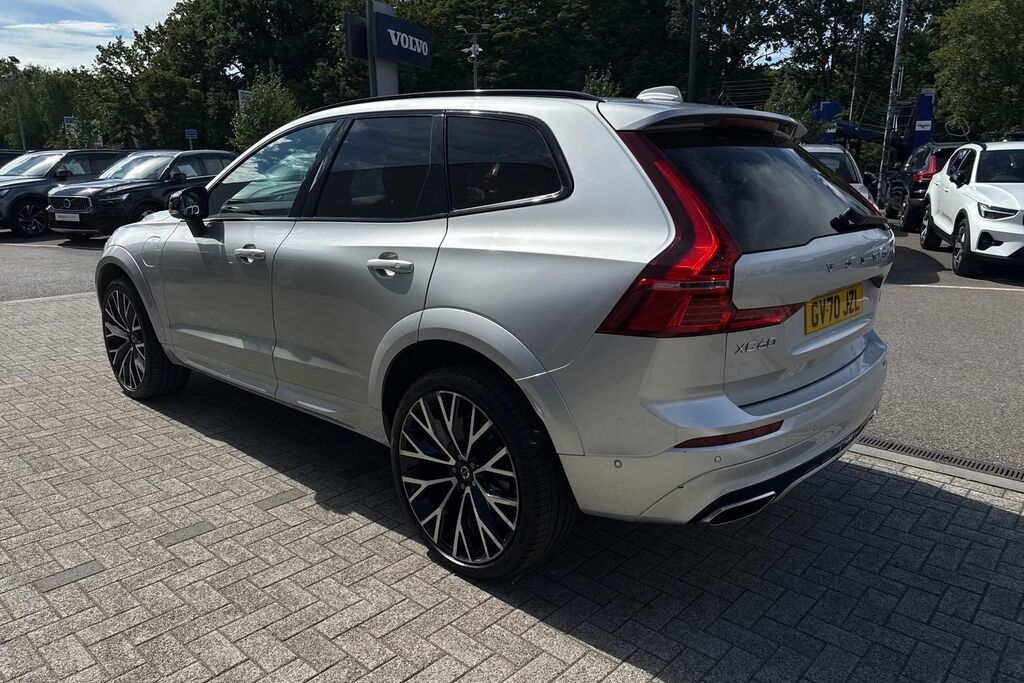 Volvo XC60 Momentum, B4 Mild Hybrid Rear Camera , Heated Se Red #9