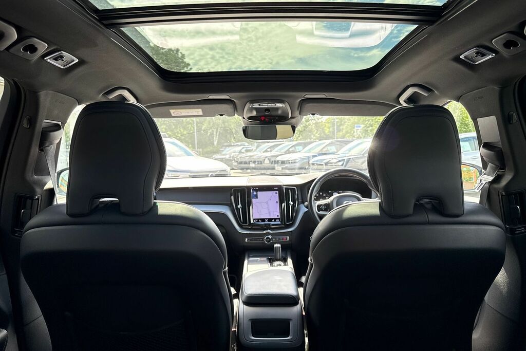 Volvo XC60 Momentum, B4 Mild Hybrid Rear Camera , Heated Se Red #23