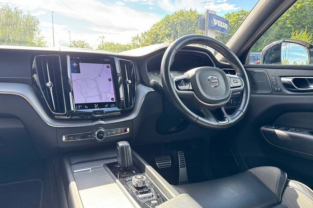 Volvo XC60 Momentum, B4 Mild Hybrid Rear Camera , Heated Se Red #37