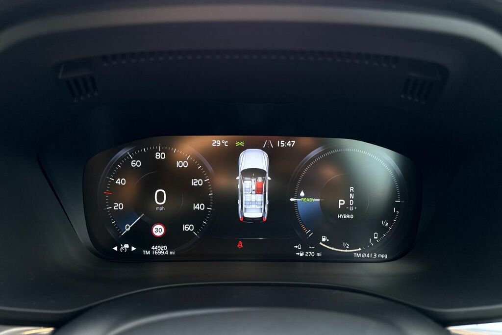 Volvo XC60 Momentum, B4 Mild Hybrid Rear Camera , Heated Se Red #48