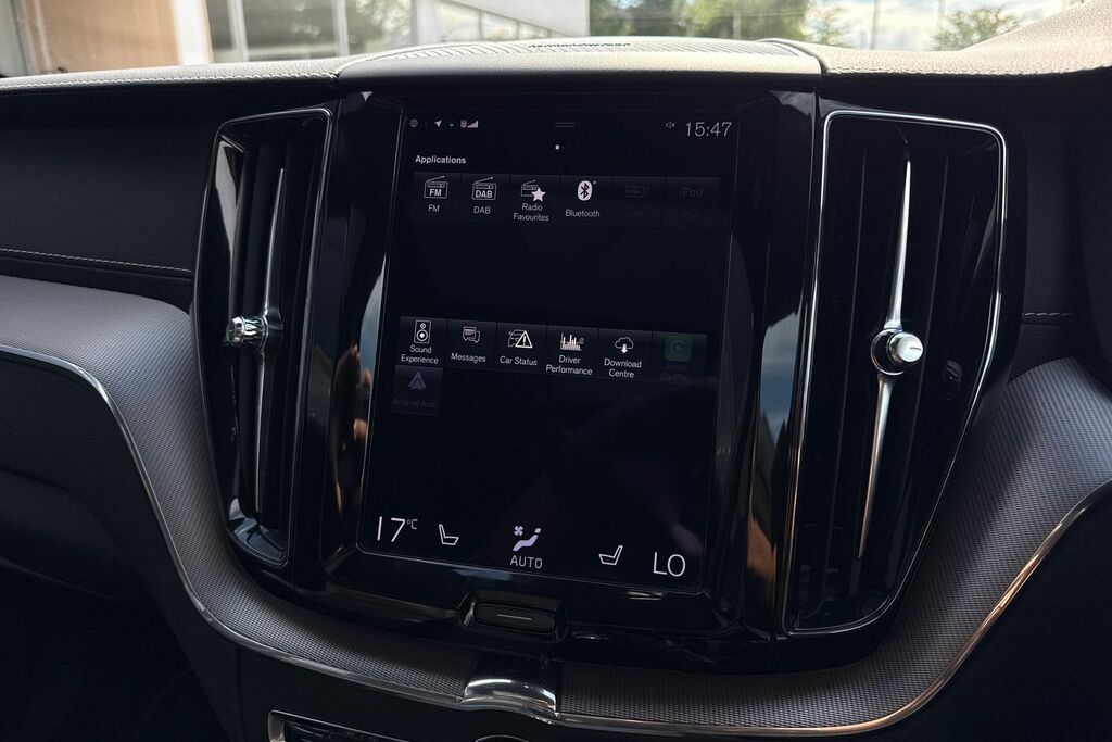 Volvo XC60 Momentum, B4 Mild Hybrid Rear Camera , Heated Se Red #43