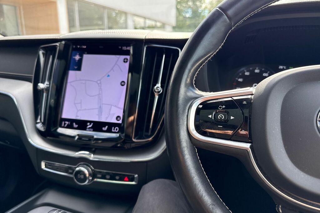 Volvo XC60 Momentum, B4 Mild Hybrid Rear Camera , Heated Se Red #38