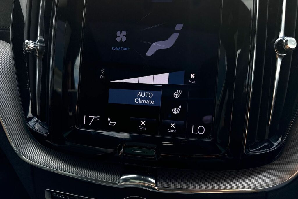 Volvo XC60 Momentum, B4 Mild Hybrid Rear Camera , Heated Se Red #42