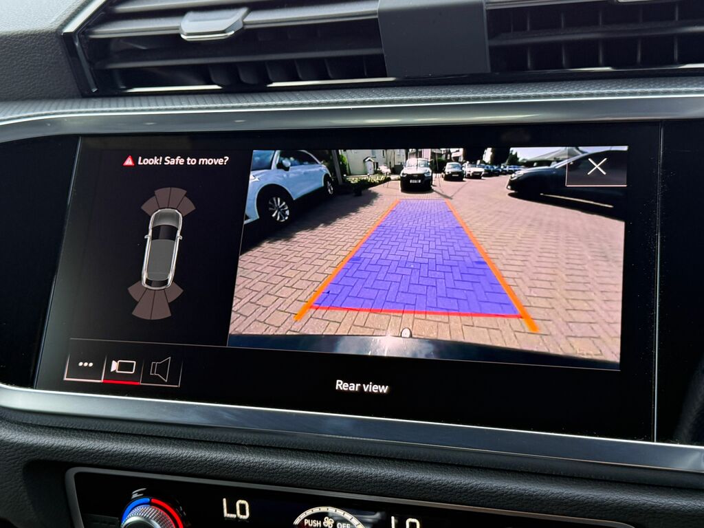 Audi Q3 Black Edition YF73ULU Black #4