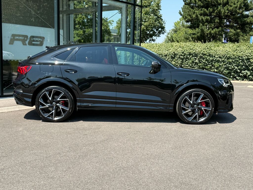 Audi RS Q3 Vorsprung Black