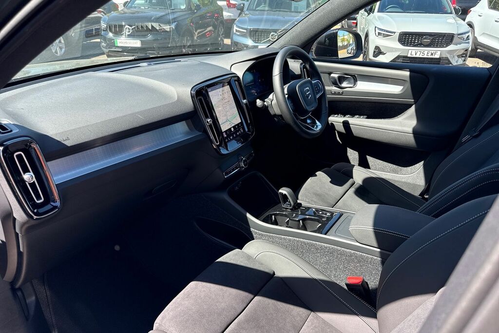 Volvo XC40 B3 P Ultra Dark Sunroof, Harmankardon Sound, 3 Silver #27
