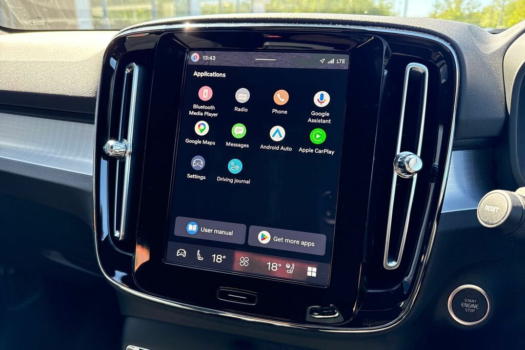 Volvo XC40 B3 P Ultra Dark Sunroof, Harmankardon Sound, 3 Silver #40