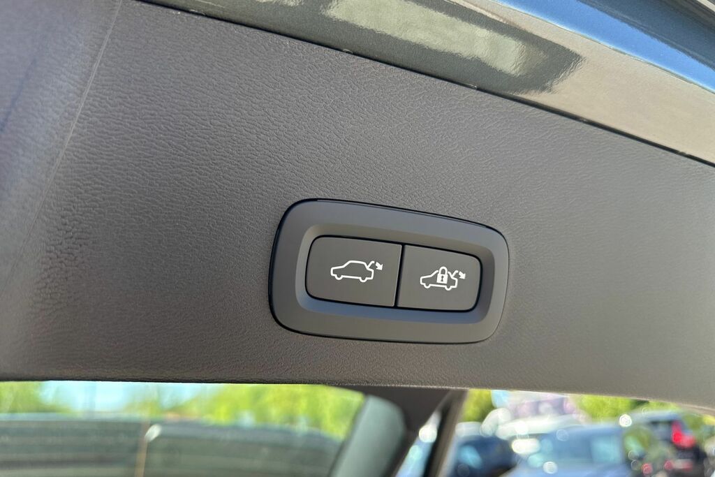 Volvo XC40 B3 P Ultra Dark Sunroof, Harmankardon Sound, 3 Silver #20