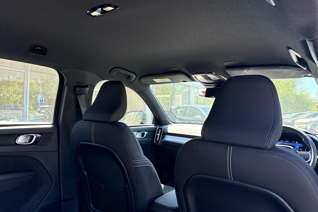 Volvo XC40 B3 P Ultra Dark Sunroof, Harmankardon Sound, 3 Silver #23