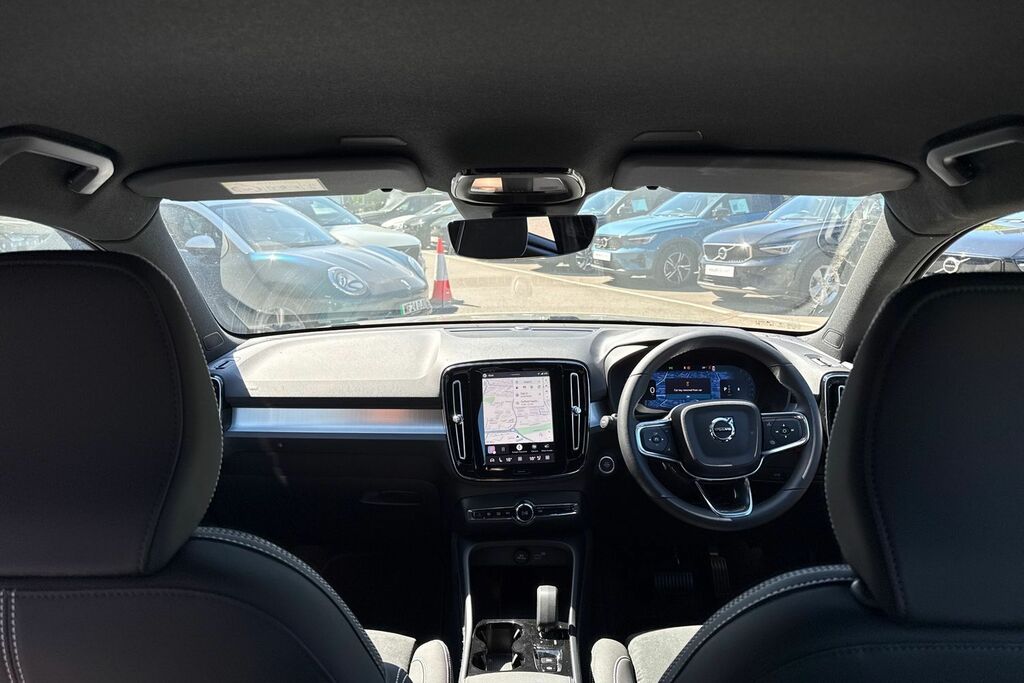 Volvo XC40 Plus Black #3