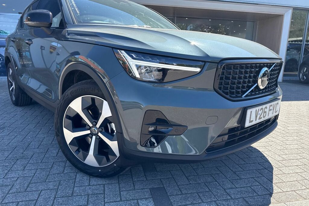 Volvo XC40 Plus Black #6
