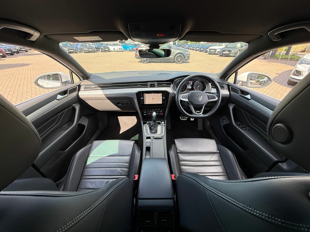 Volkswagen Passat R-line Black #3