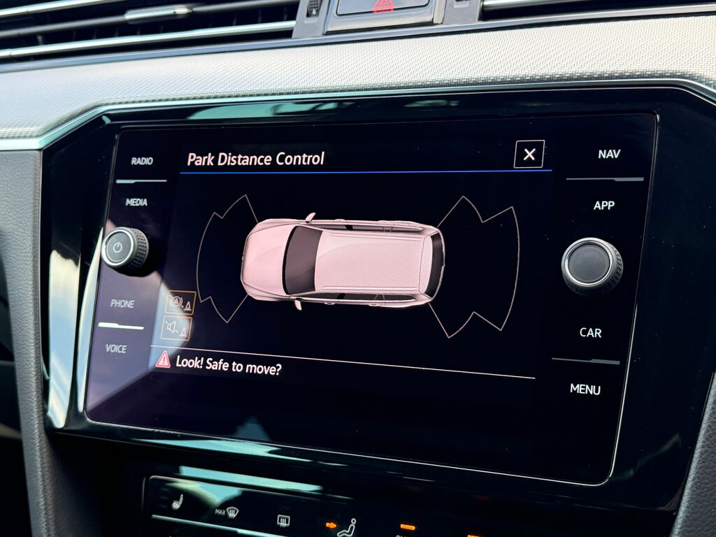Volkswagen Passat R-line Black #5