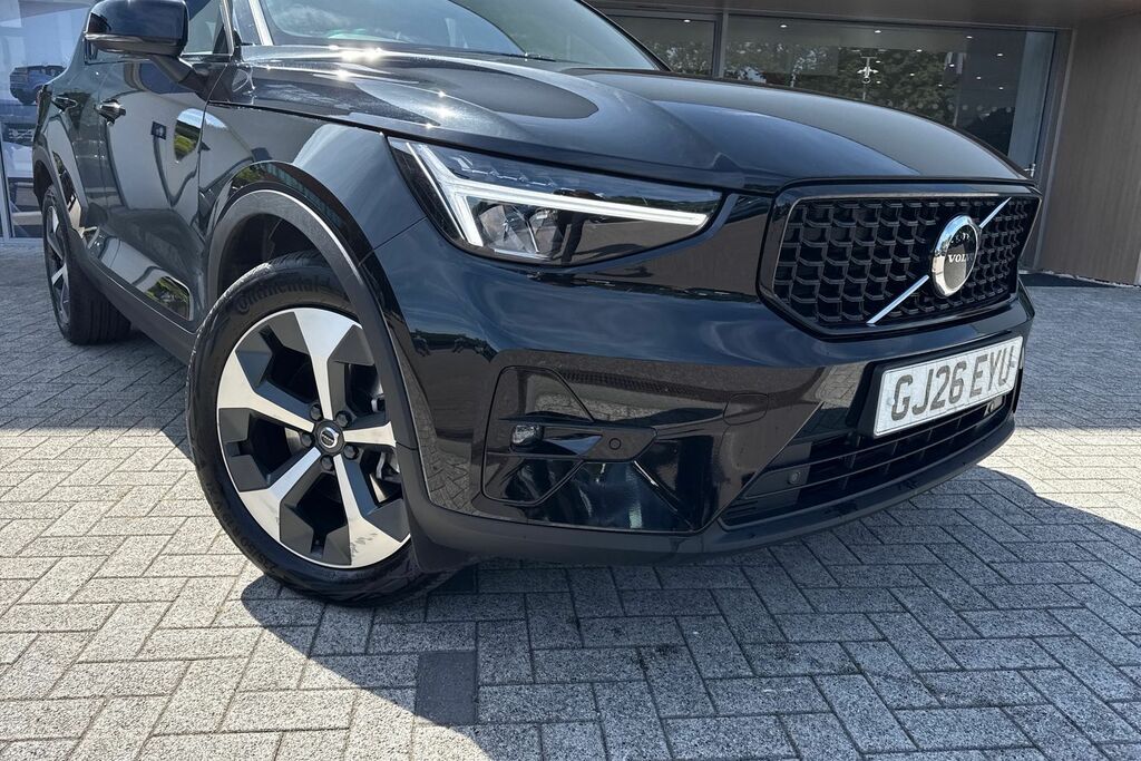 Volvo XC40 Plus Black #6