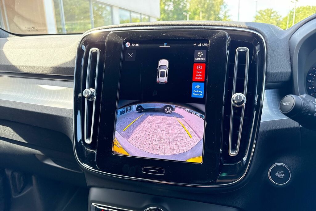 Volvo XC40 Plus Black #3