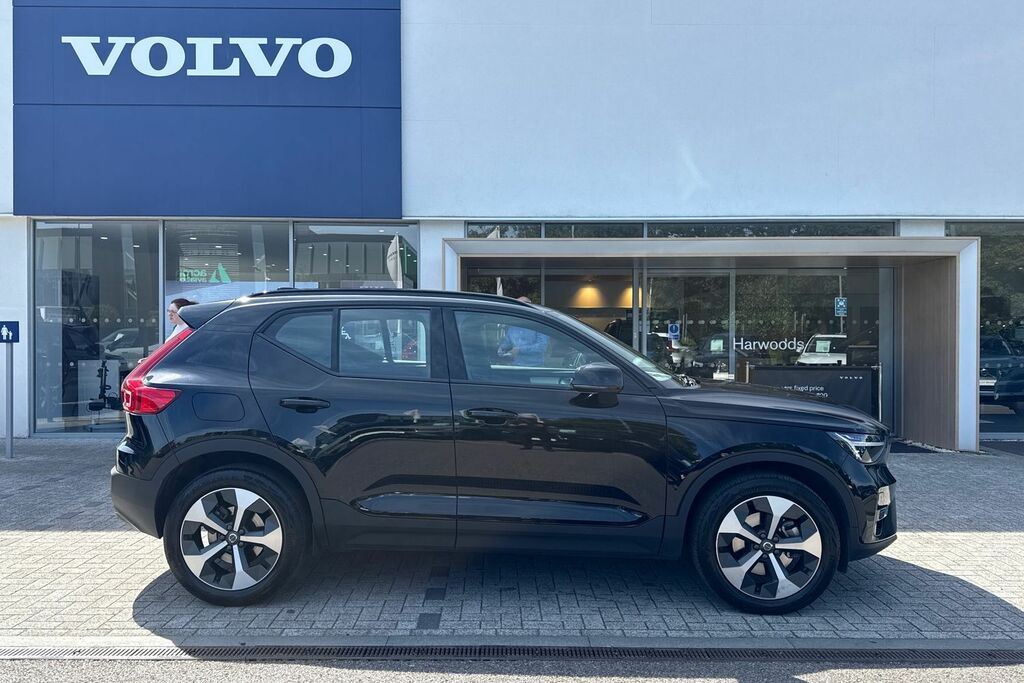 Volvo XC40 Plus Black