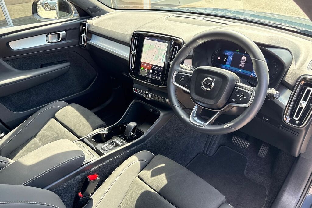 Volvo XC40 Plus Blue #5