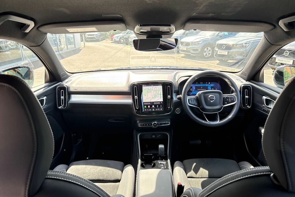 Volvo XC40 Plus Blue #2