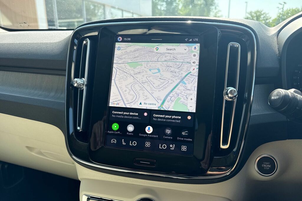 Volvo XC40 Plus Black #5