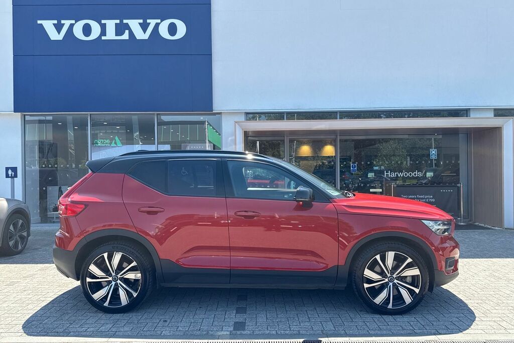 Volvo XC40 1.5L 1.5 T3 R-design Suv Euro 6 S Black #2