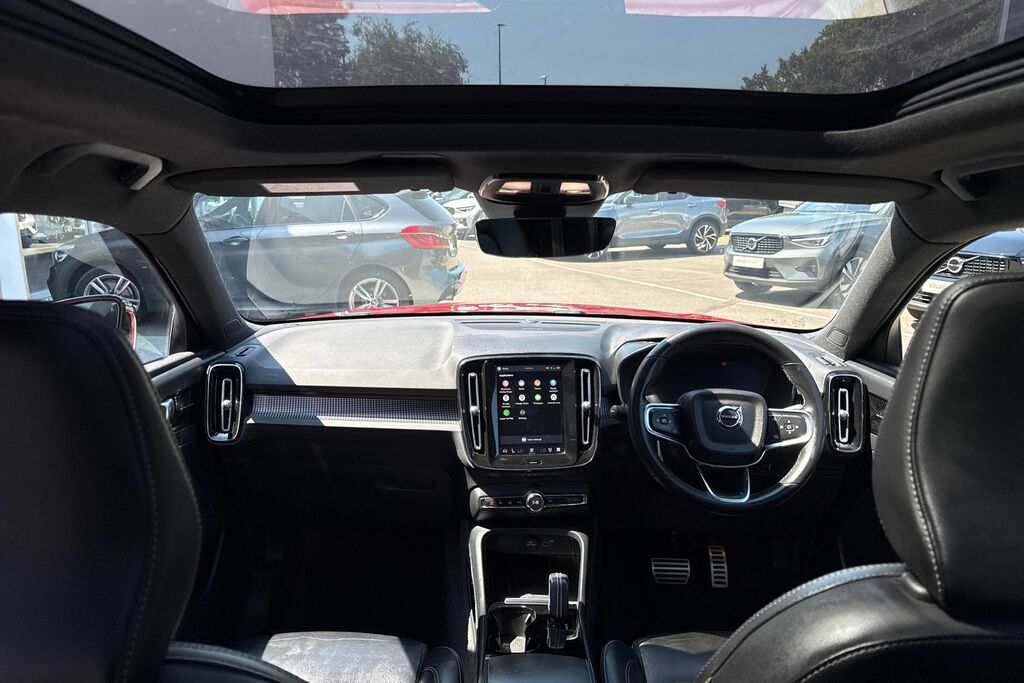 Volvo XC40 1.5L 1.5 T3 R-design Suv Euro 6 S Black #3