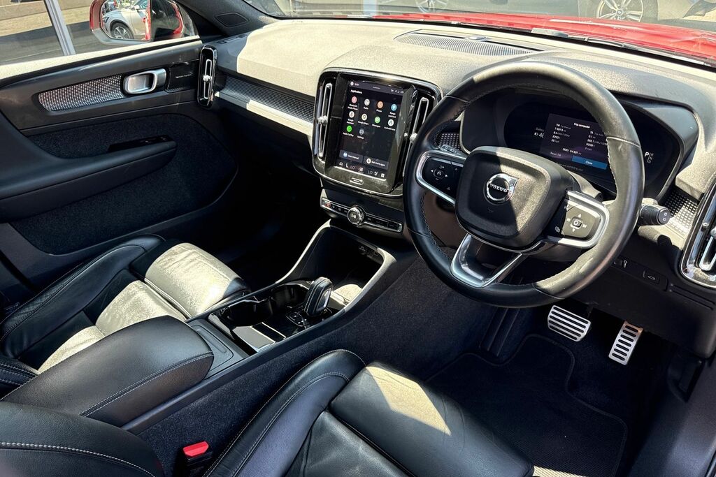 Volvo XC40 1.5L 1.5 T3 R-design Suv Euro 6 S Black #5
