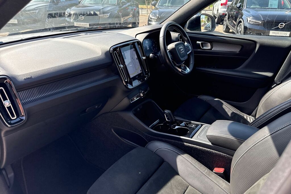 Volvo XC40 1.5 T3 163 R Design Geartronic Estate Black #27