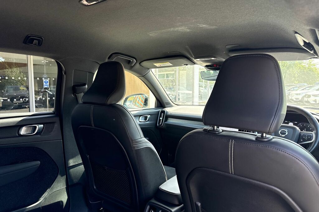 Volvo XC40 1.5 T3 163 R Design Geartronic Estate Black #24