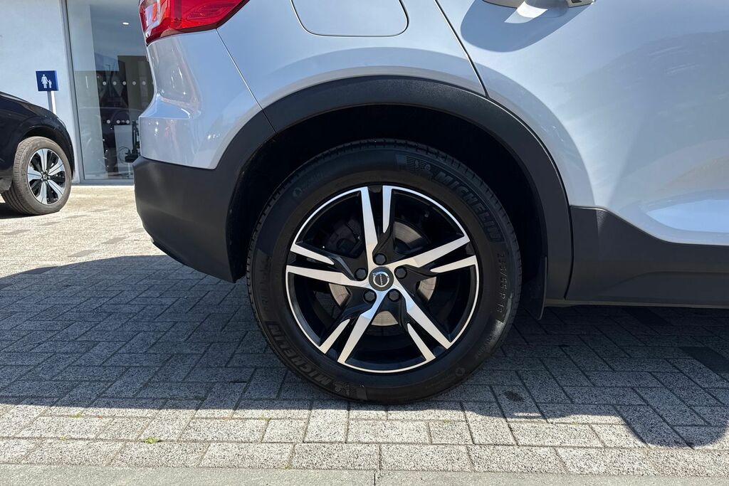 Volvo XC40 1.5 T3 163 R Design Geartronic Estate Black #14