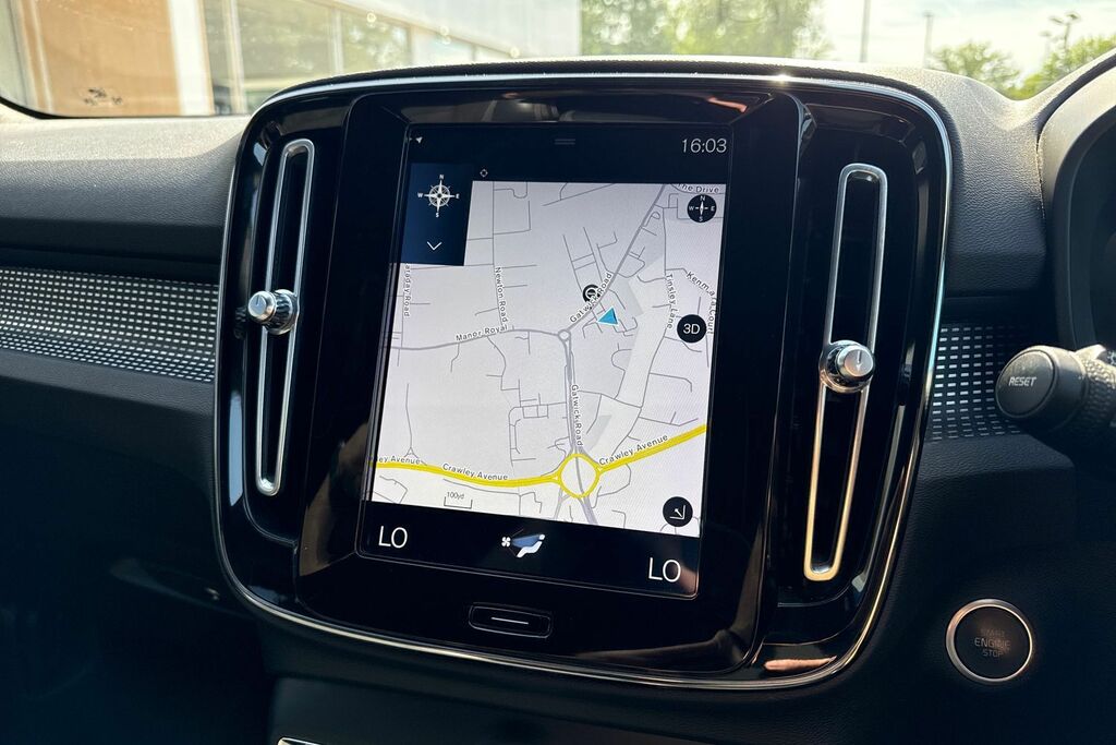 Volvo XC40 R Design Black #5
