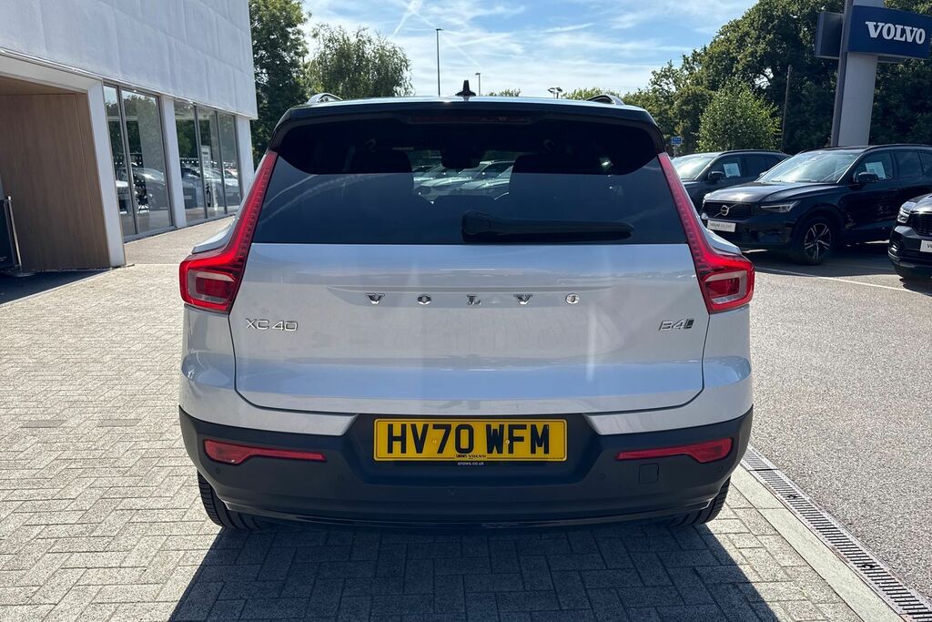 Volvo XC40 1.5 T3 163 R Design Geartronic Estate Black #9