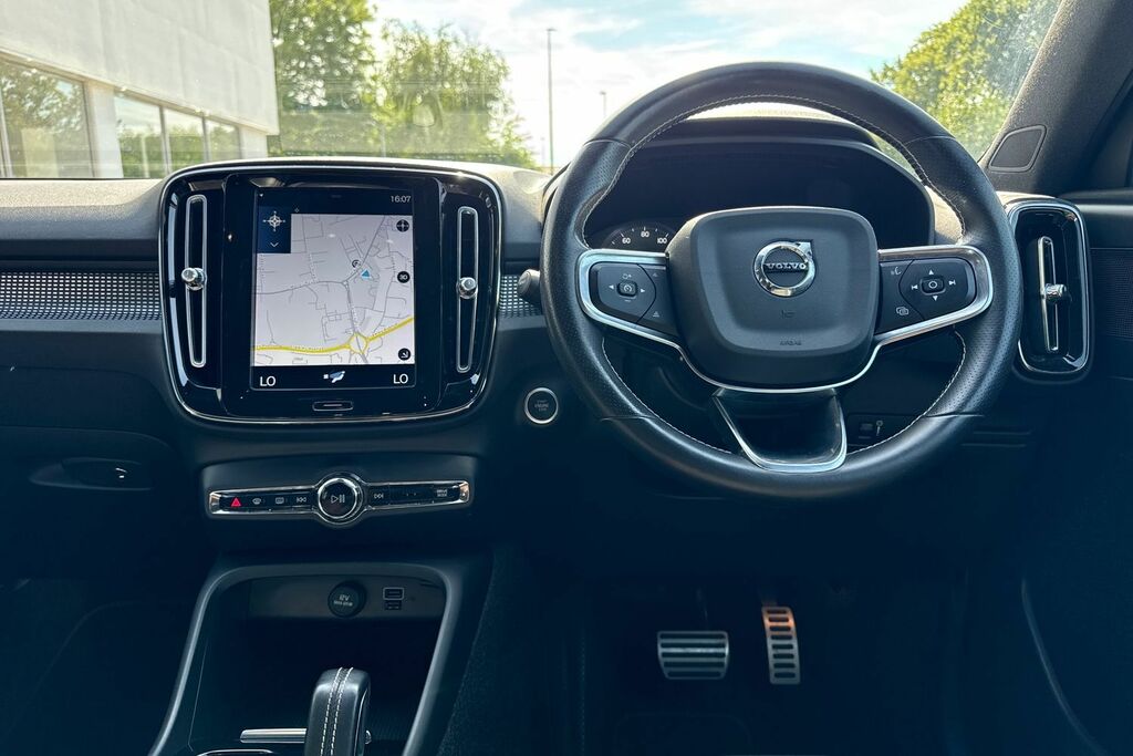 Volvo XC40 1.5 T3 163 R Design Geartronic Estate Black #34