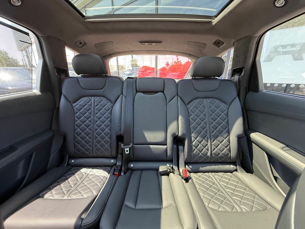 Audi Q7 Estate Grey #52