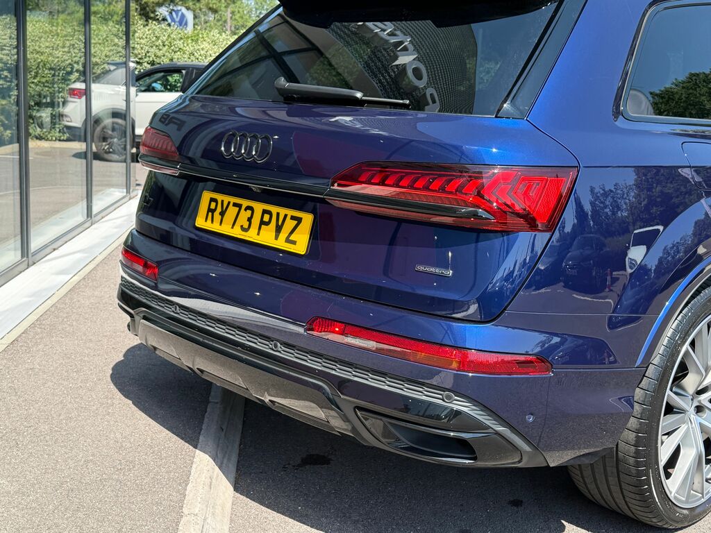 Audi Q7 Estate Grey #14