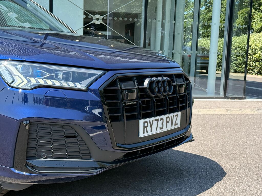 Audi Q7 Estate Grey #9