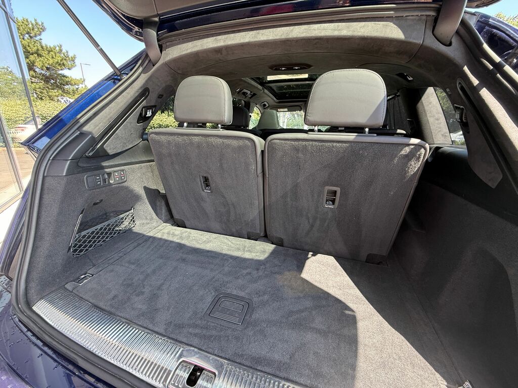 Audi Q7 Estate Grey #57