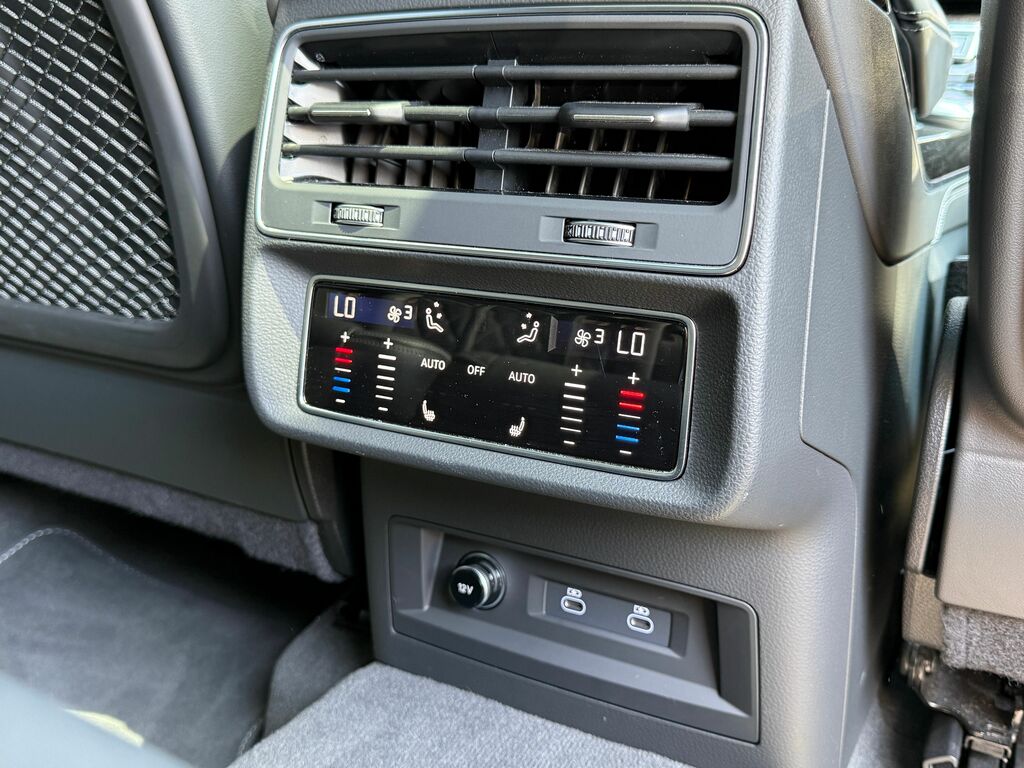 Audi Q7 Estate Grey #40