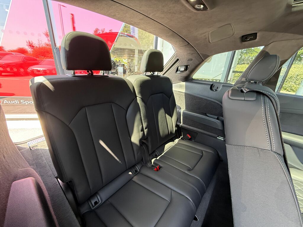 Audi Q7 Estate Grey #58