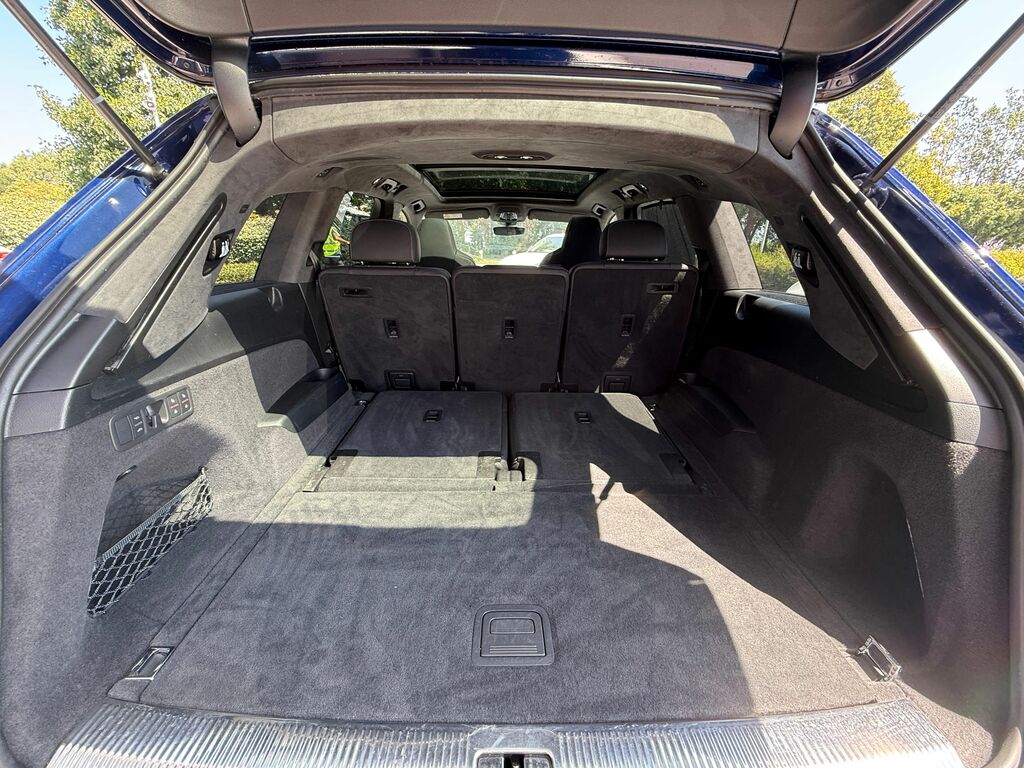 Audi Q7 Estate Grey #59