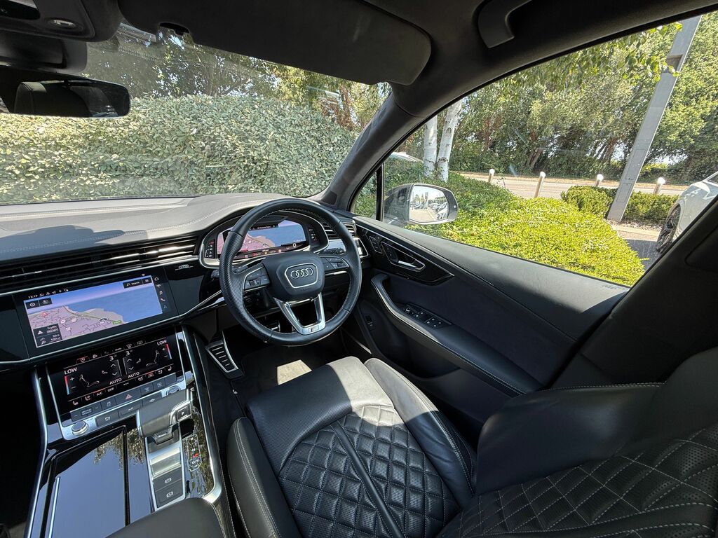 Audi Q7 Estate Grey #67