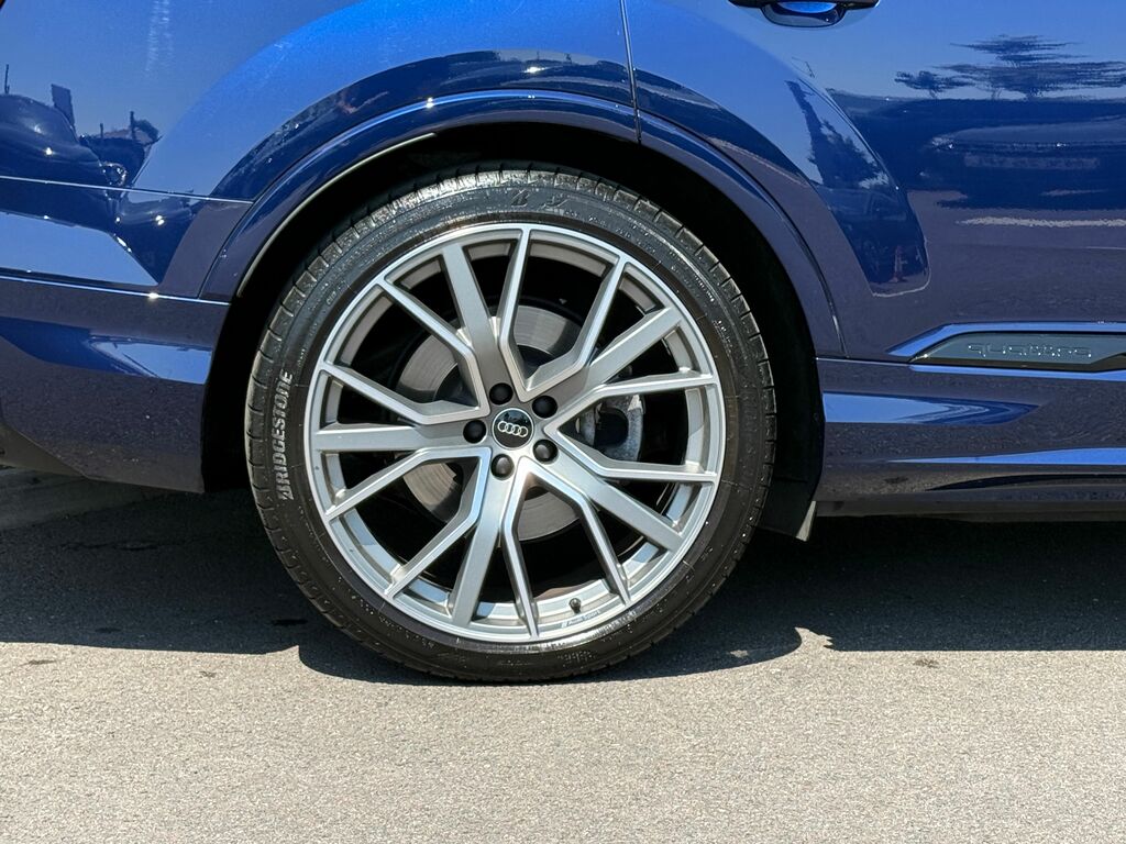 Audi Q7 Estate Grey #12