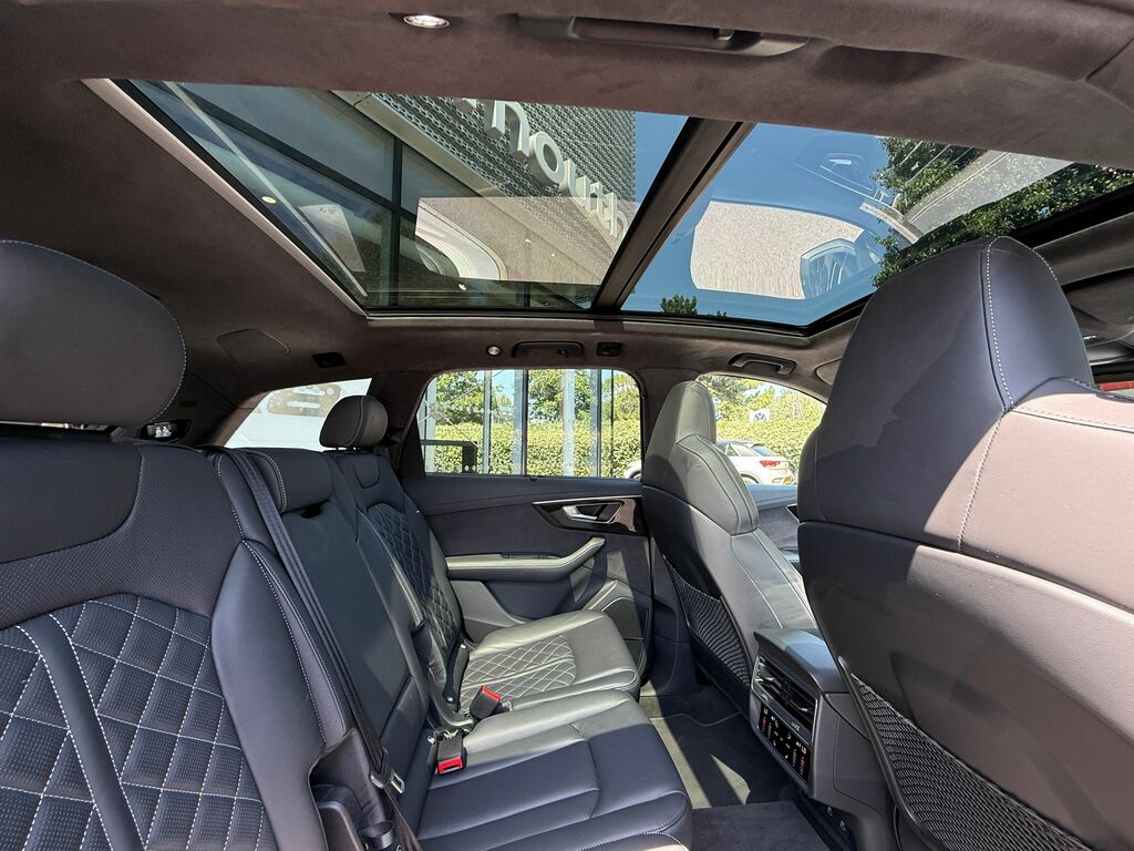 Audi Q7 Estate Grey #44