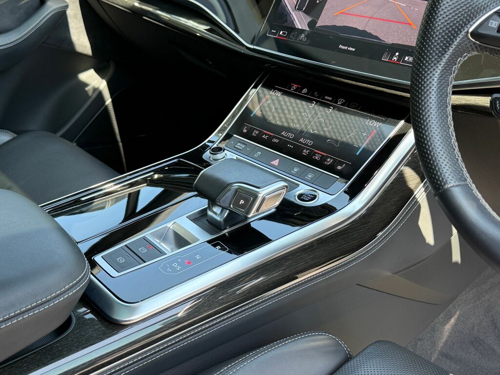 Audi Q7 Estate Grey #26