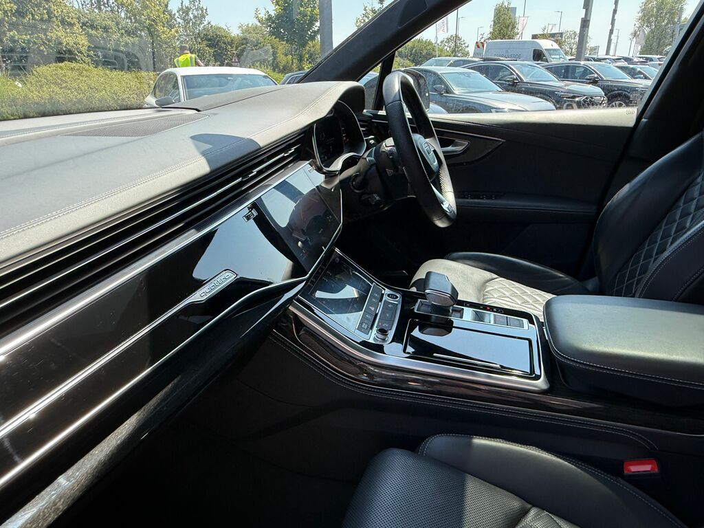 Audi Q7 Estate Grey #46