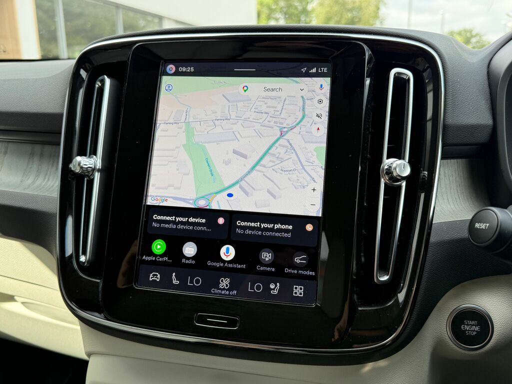 Volvo XC40 Plus Black #5