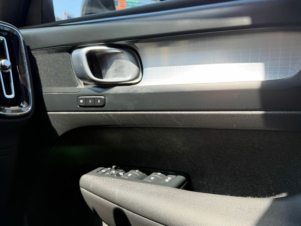 Volvo XC40 Plus Grey #41