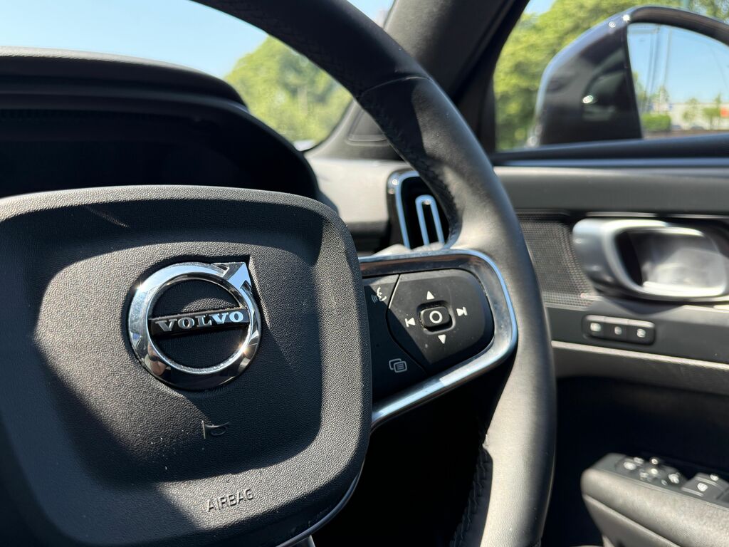 Volvo XC40 Plus Grey #37