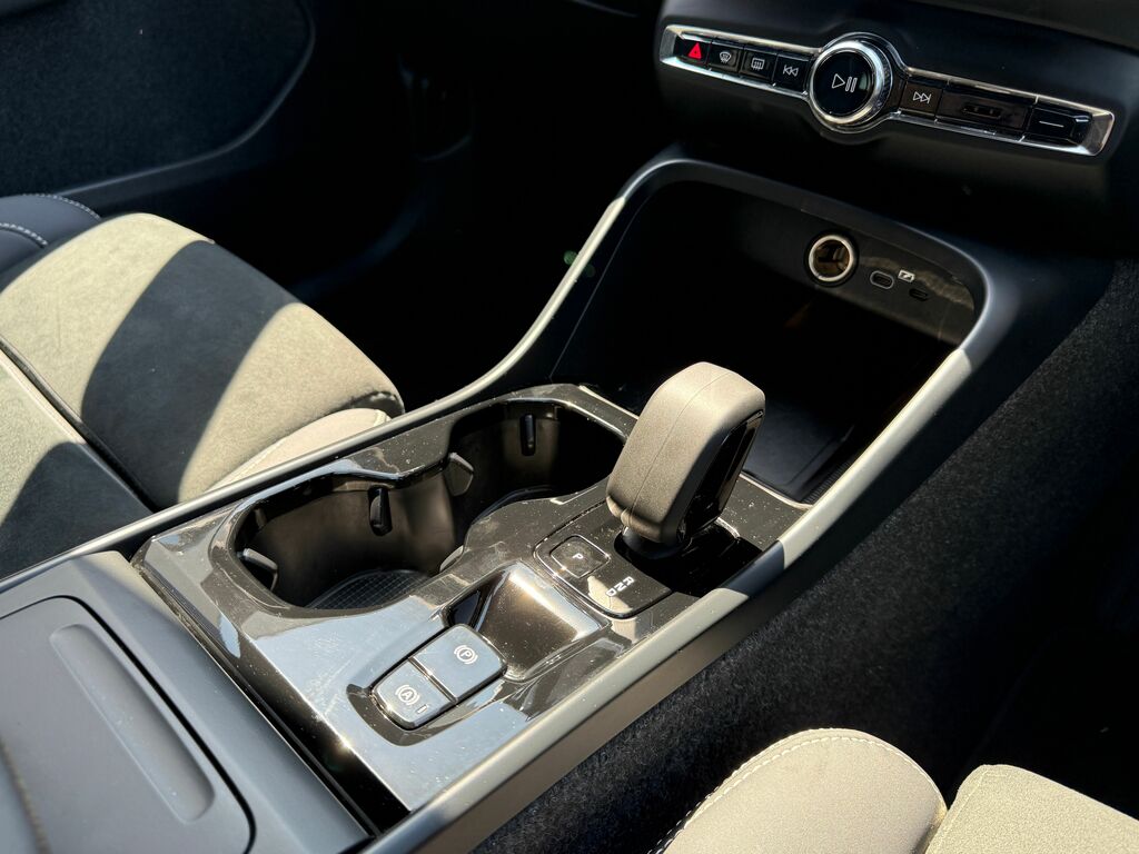 Volvo XC40 Plus Grey #42