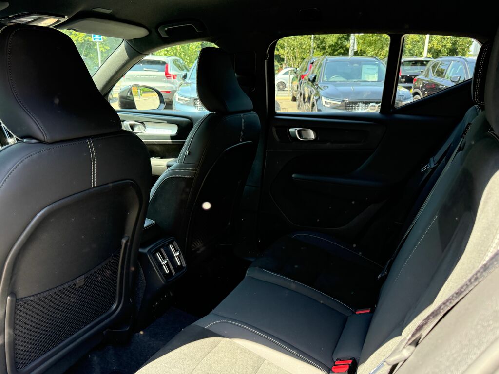 Volvo XC40 Plus Grey #30
