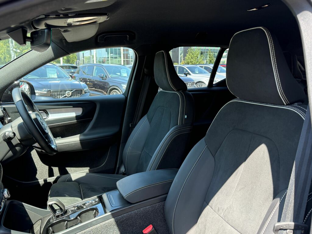 Volvo XC40 Plus Grey #28